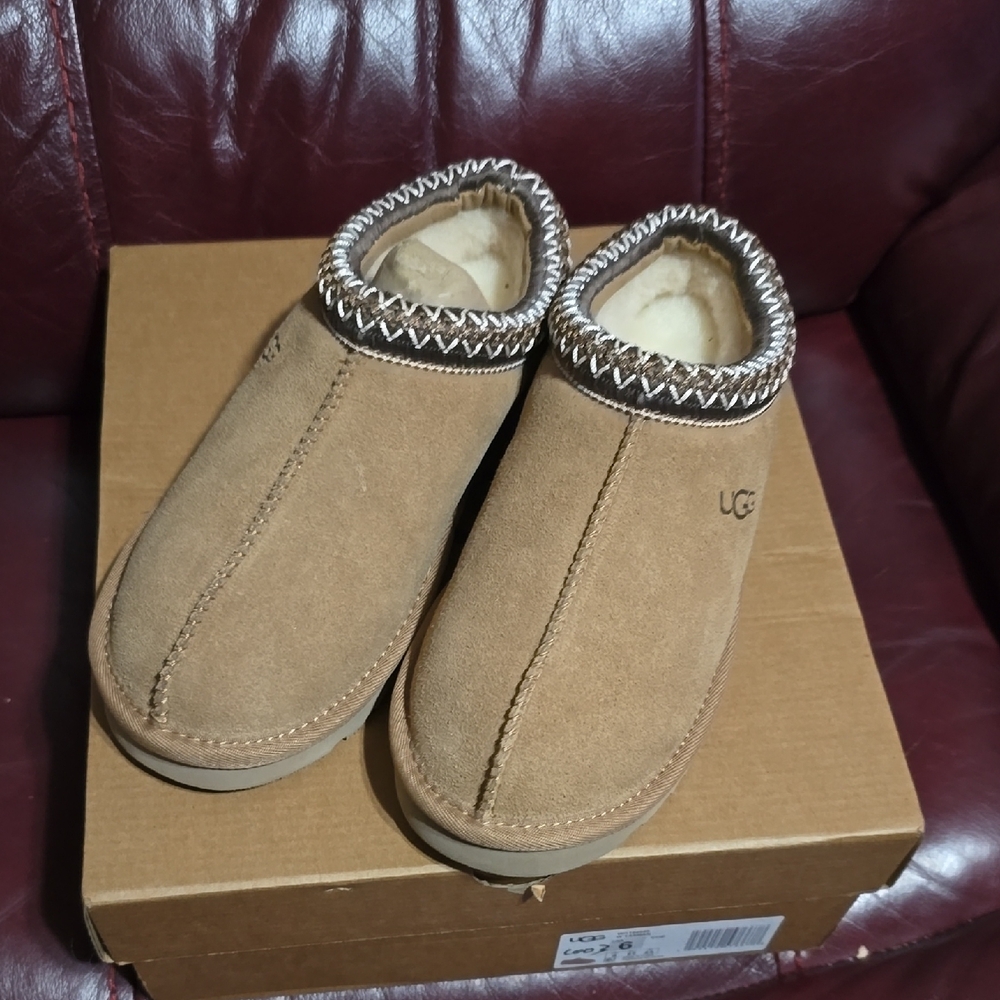 New UGG Womens Chestnut Slip-On Tasman Slip Ons Size 6